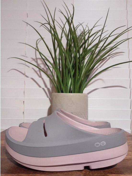 OOFOS Shoes - OOFOS Women's Gray and Pink Slide Slippers